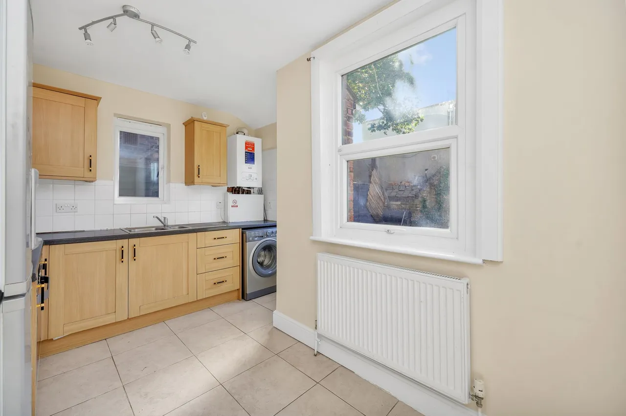Deacon Road, London, NW2, photo 15
