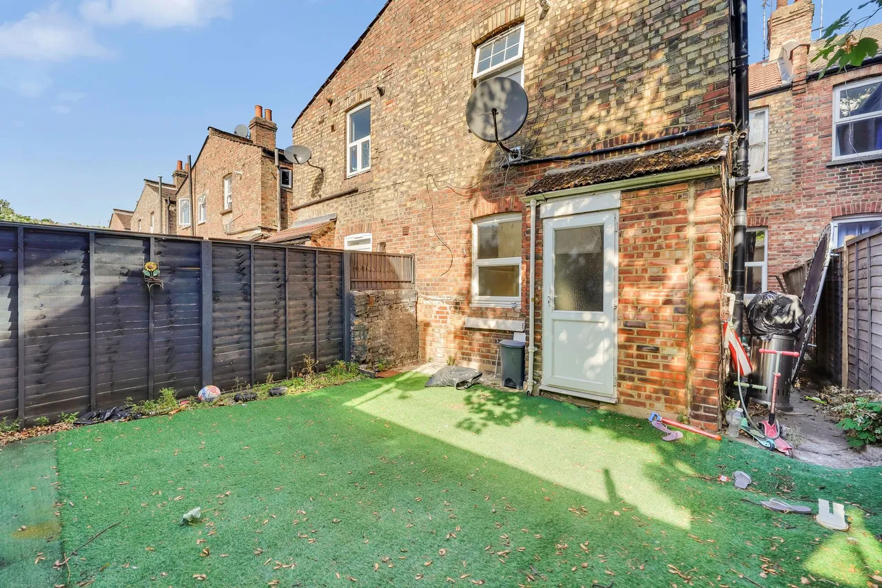 Deacon Road, London, NW2, photo 23