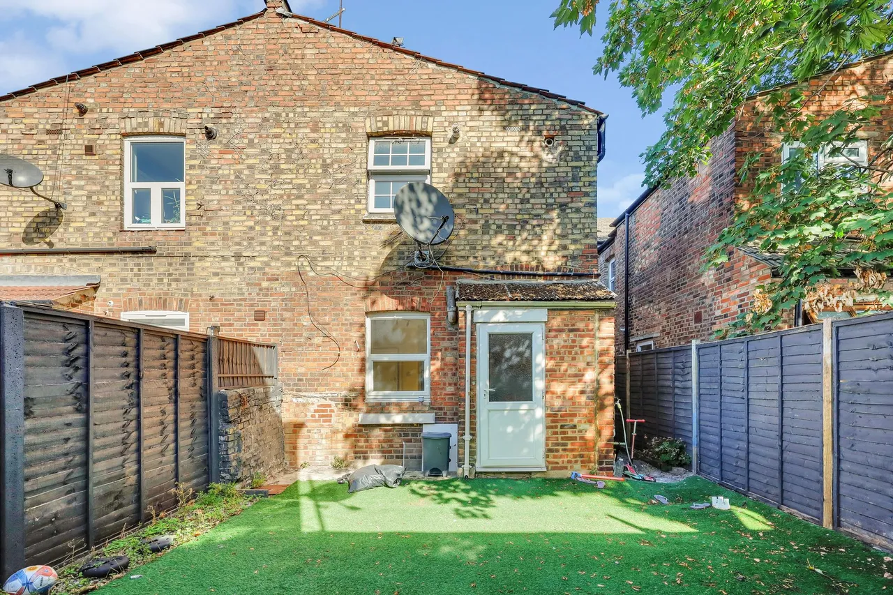Deacon Road, London, NW2, photo 24