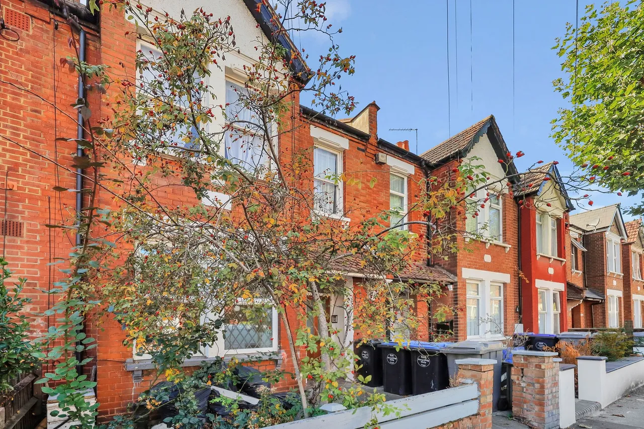 Deacon Road, London, NW2, photo 9