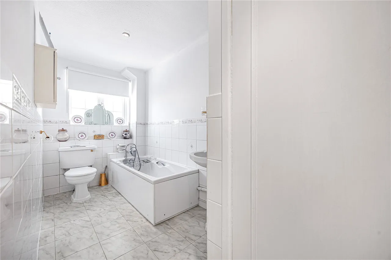 Milton Close, Henley-on-Thames, RG9, photo 17