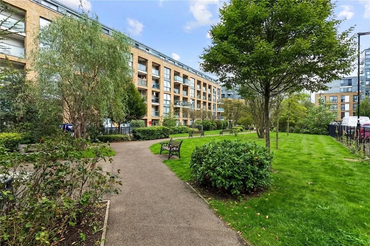 Canalside Square, London, N1, photo 12