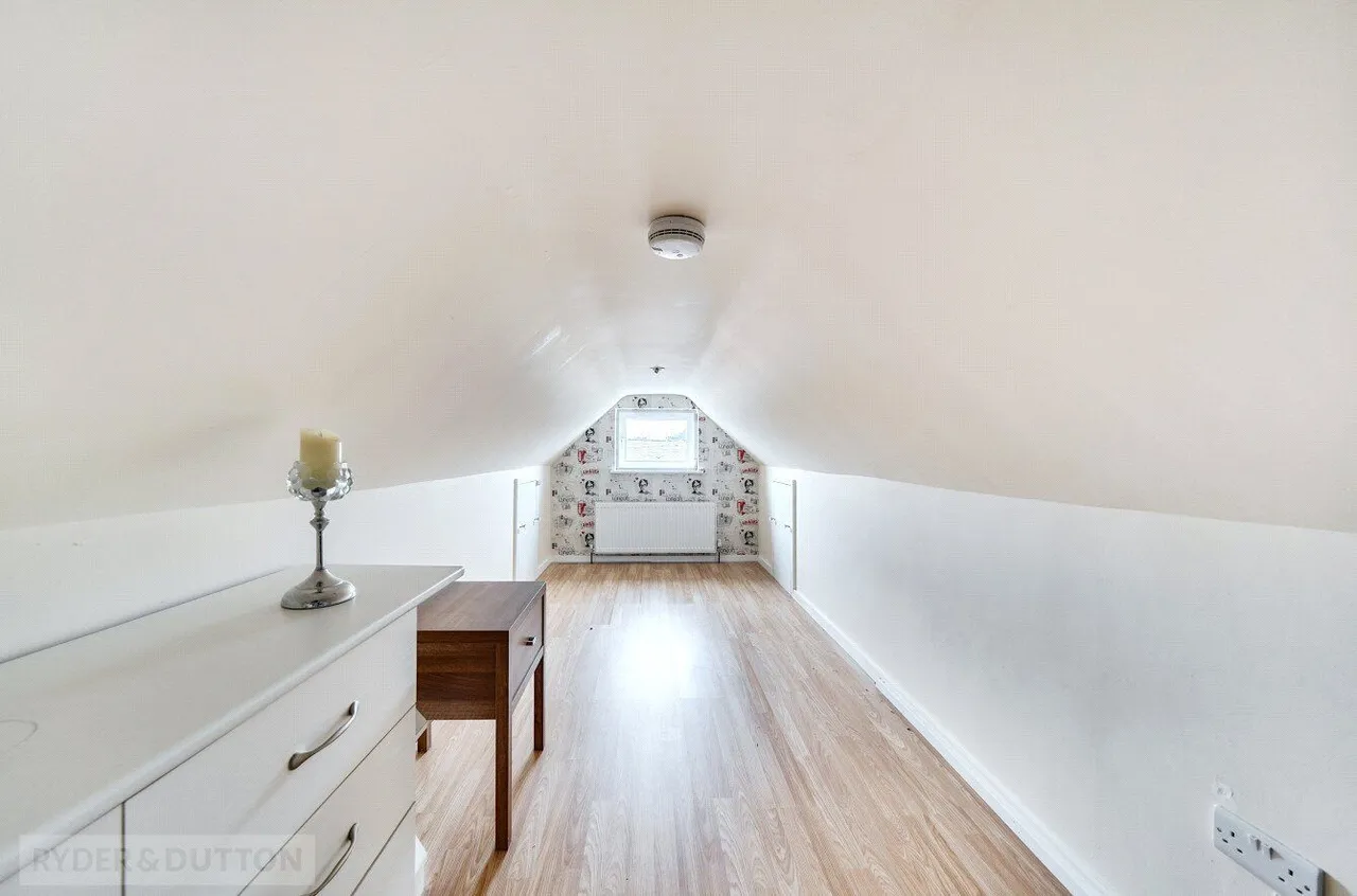 Sedgley Avenue, Buersil, OL16, photo 15