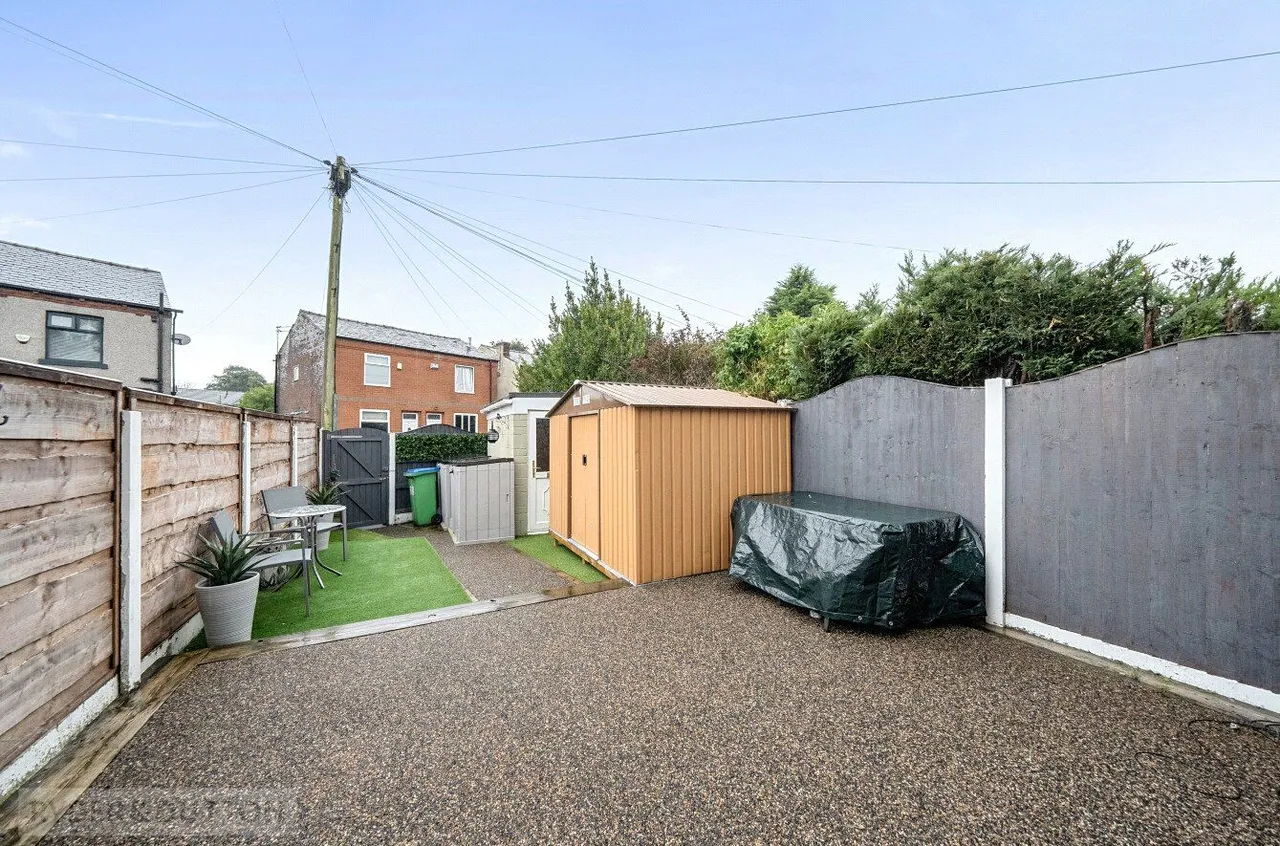 Sedgley Avenue, Buersil, OL16, photo 16