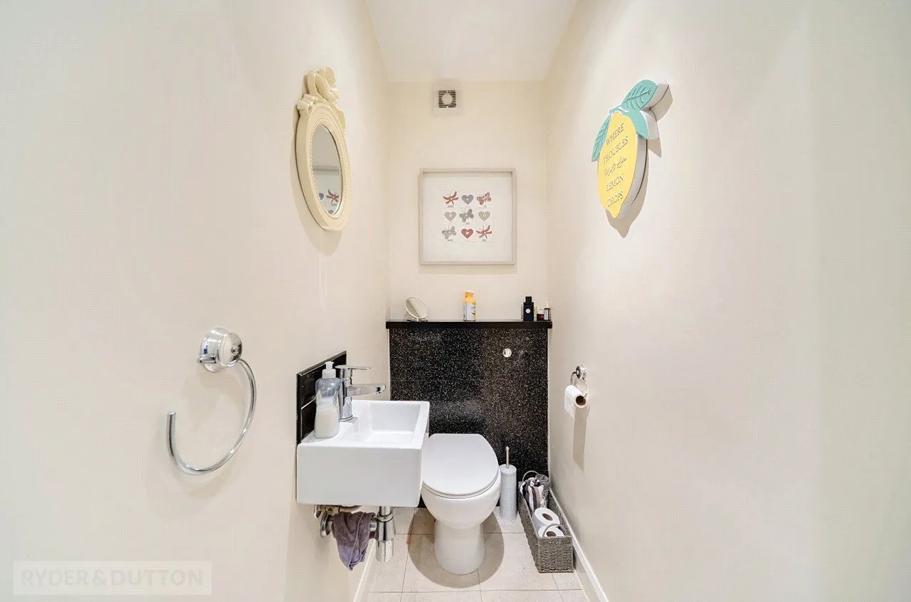 Sedgley Avenue, Buersil, OL16, photo 6