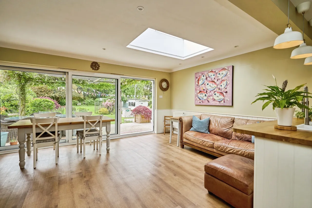 Alverstone Road, Winford, PO36, photo 5