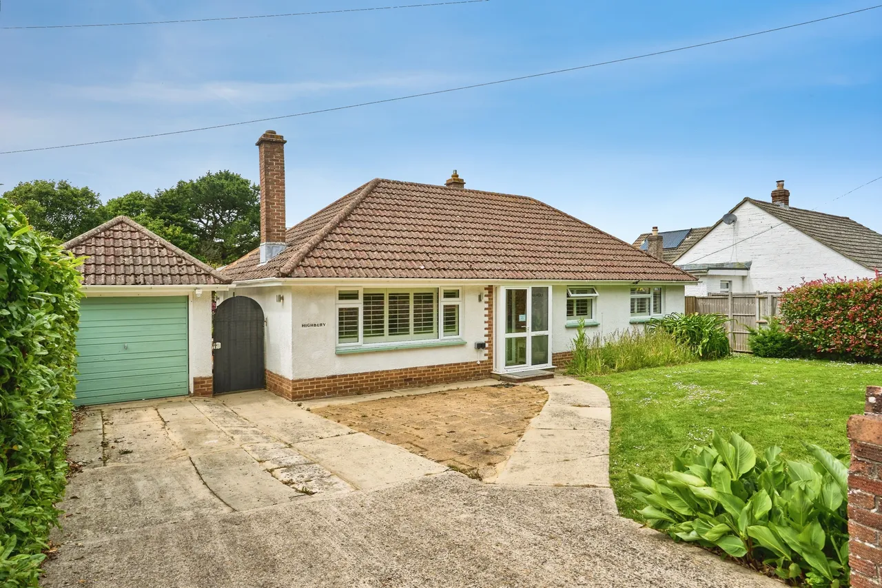 3 bed house for sale, Alverstone Road, Winford, PO36