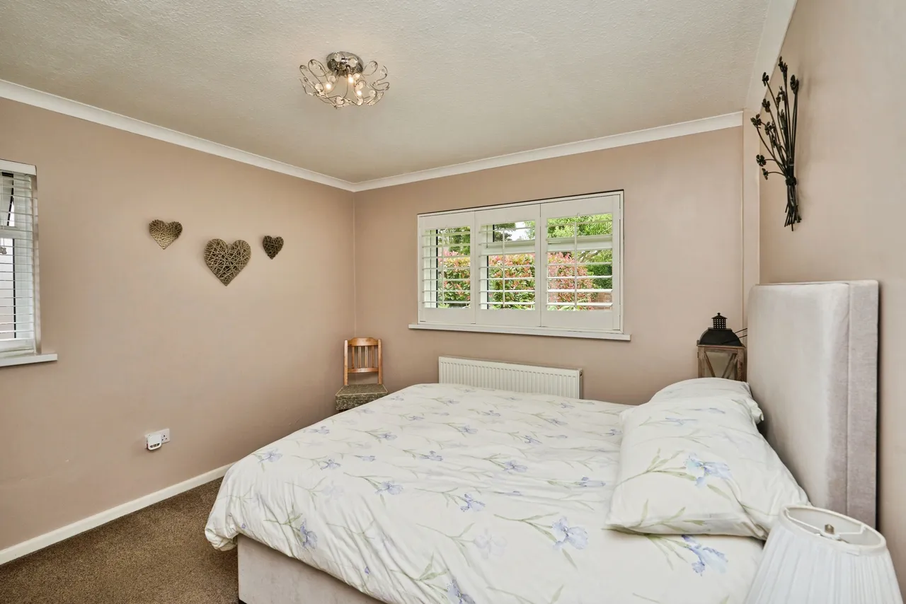 Alverstone Road, Winford, PO36, photo 16