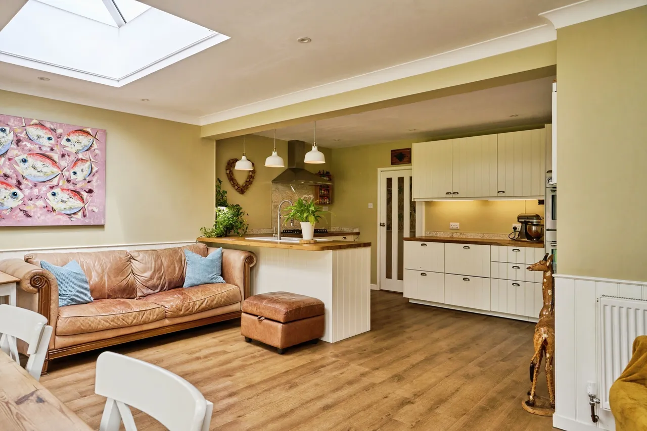 Alverstone Road, Winford, PO36, photo 8