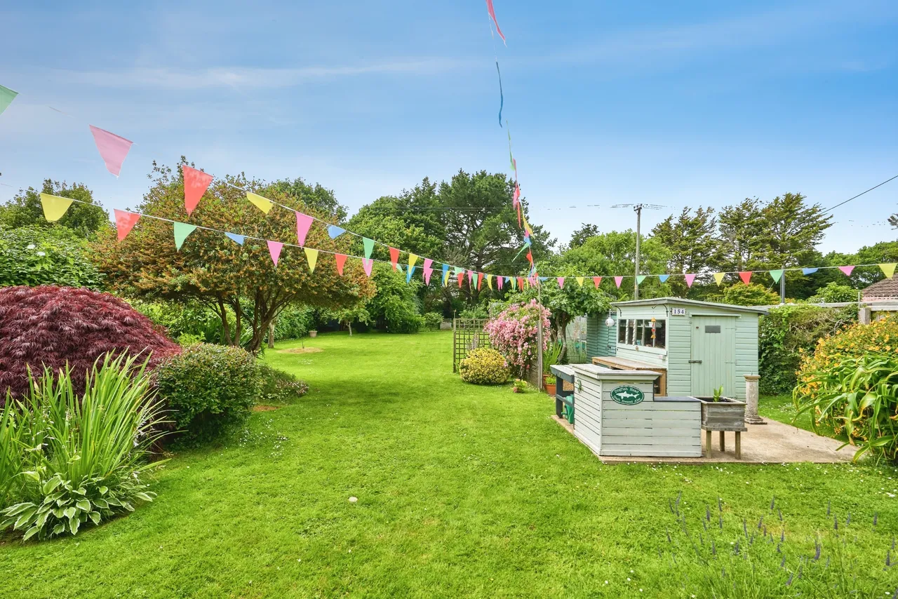Alverstone Road, Winford, PO36, photo 2