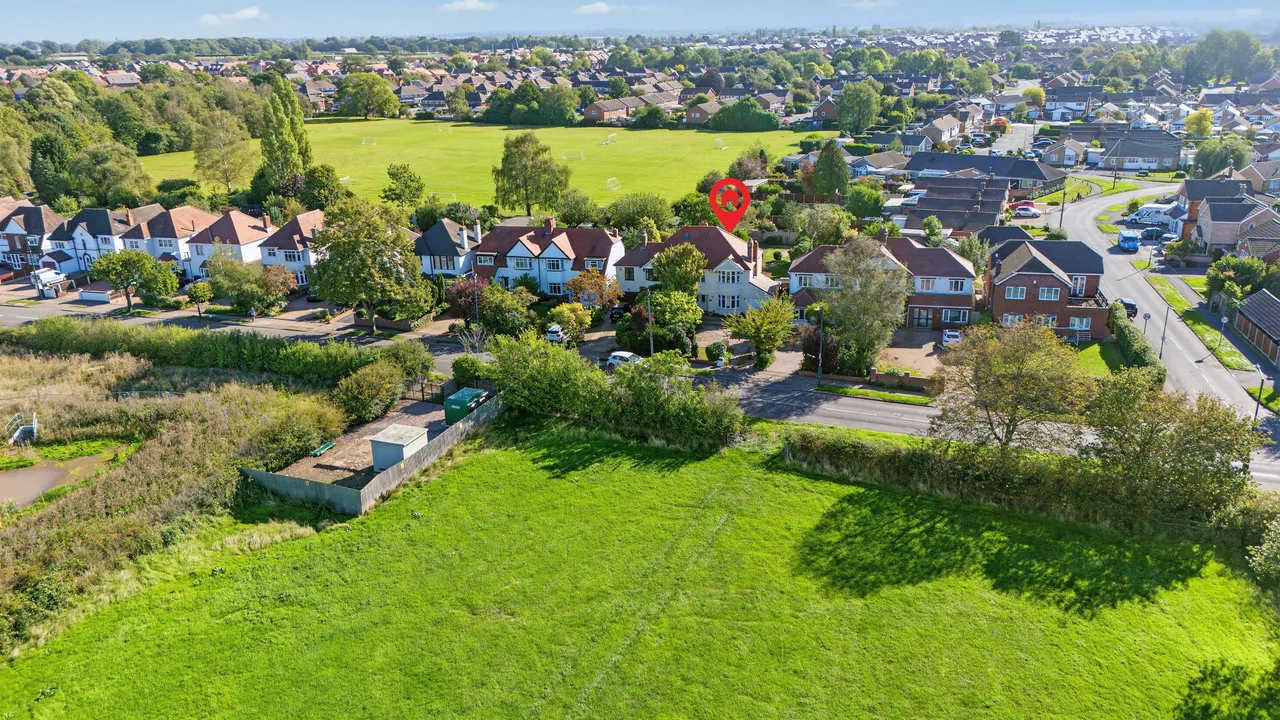 Higham Lane, Nuneaton, CV11, photo 4