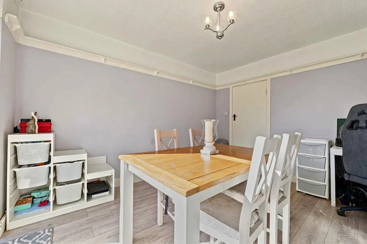 Higham Lane, Nuneaton, CV11, photo 5