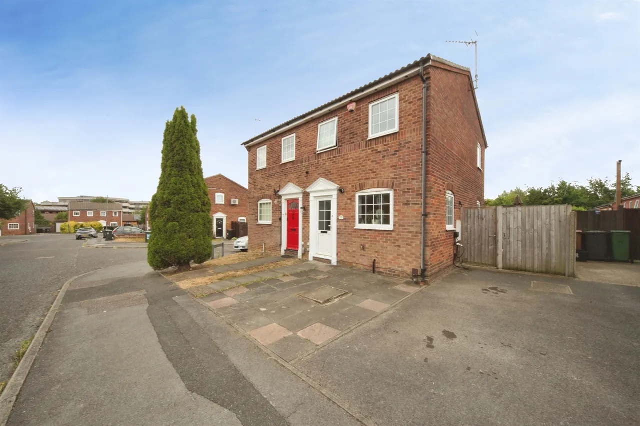 2 bed house for sale, Ardleigh Green, Luton, LU2