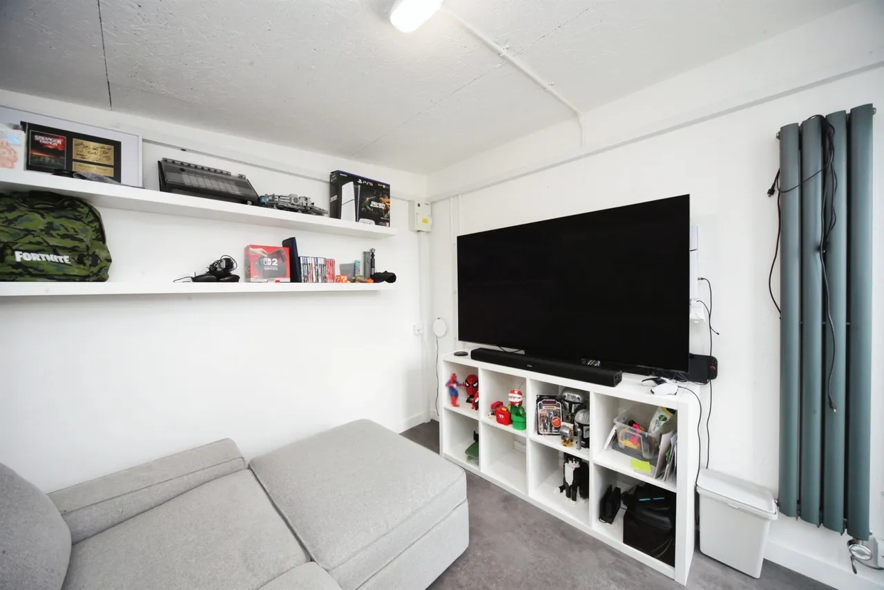 Ardleigh Green, Luton, LU2, photo 6