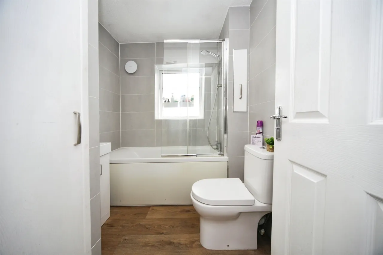 Ardleigh Green, Luton, LU2, photo 9