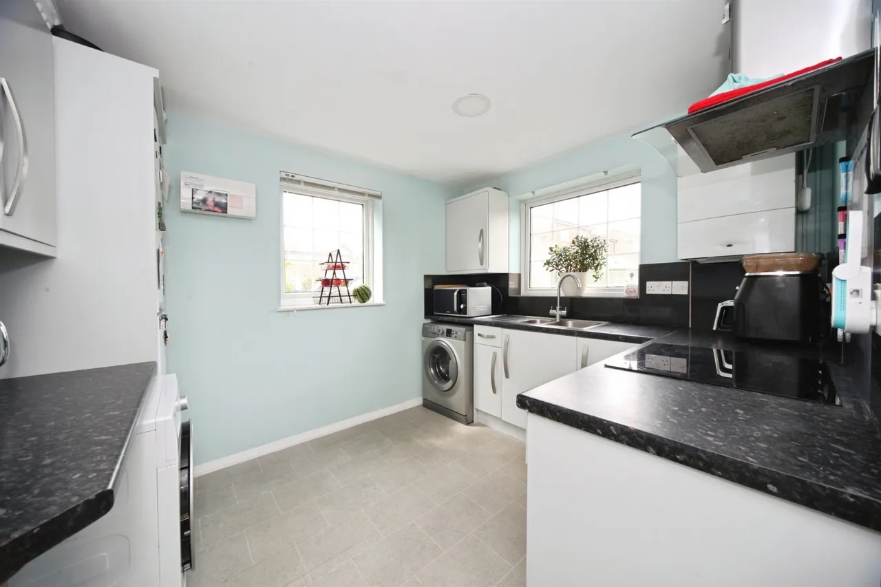 Ardleigh Green, Luton, LU2, photo 3
