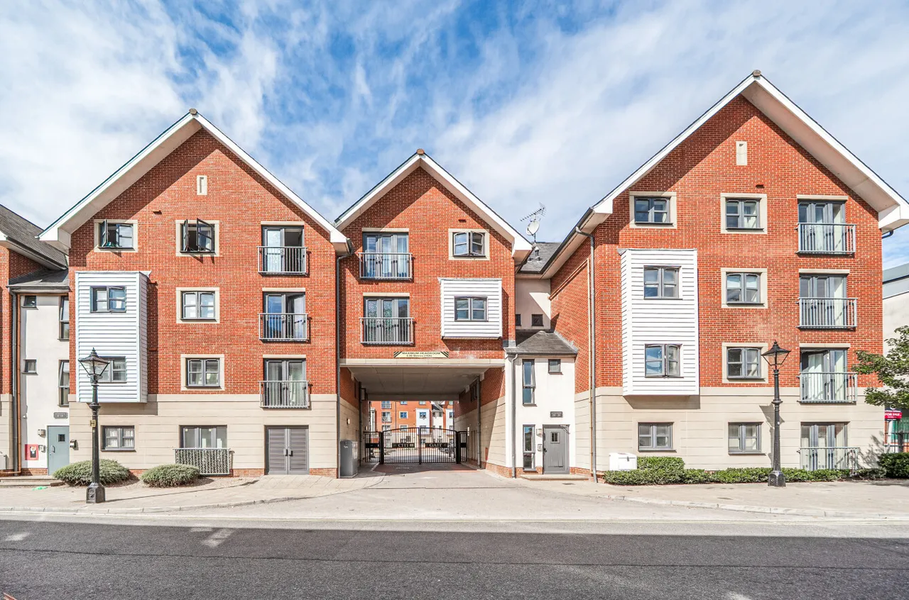 2 bed flat for sale, Aylward Street, Portsmouth, PO1