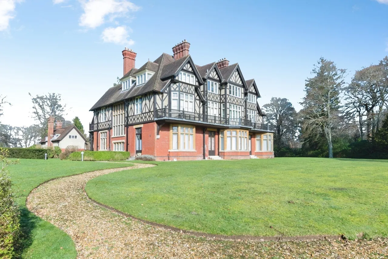 Castle Malwood Lodge, Minstead, SO43, photo 14