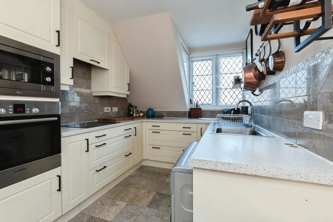 Castle Malwood Lodge, Minstead, SO43, photo 4