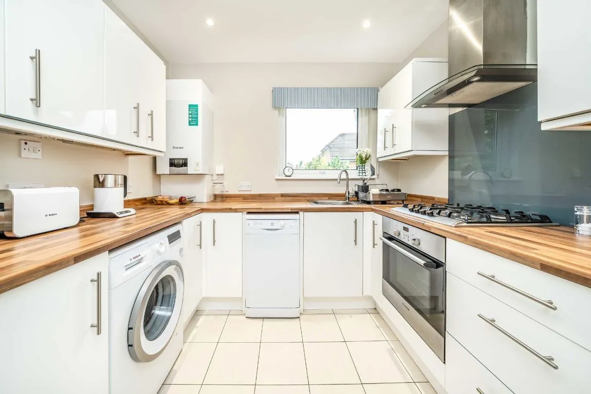 The Brooklands, TW7, photo 3