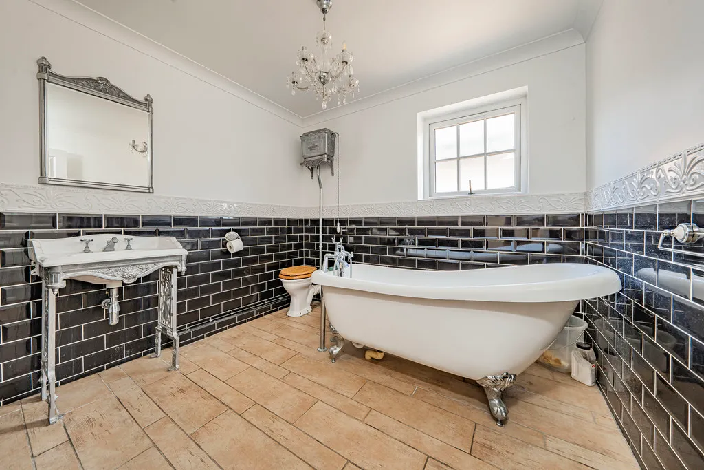 Lower Road, Denham, UB9, photo 8