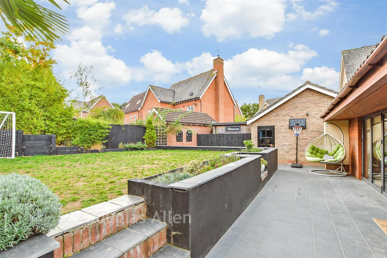 Tempest Mead, North Weald, CM16, photo 21