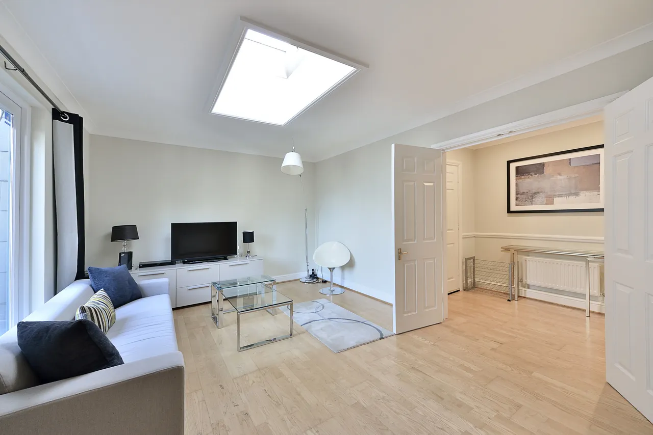Creechurch Lane, London, EC3A, photo 2