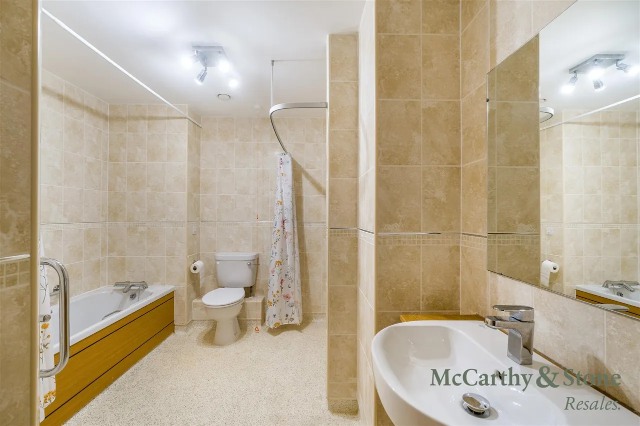 St. Georges Road, Cheltenham, GL50, photo 7
