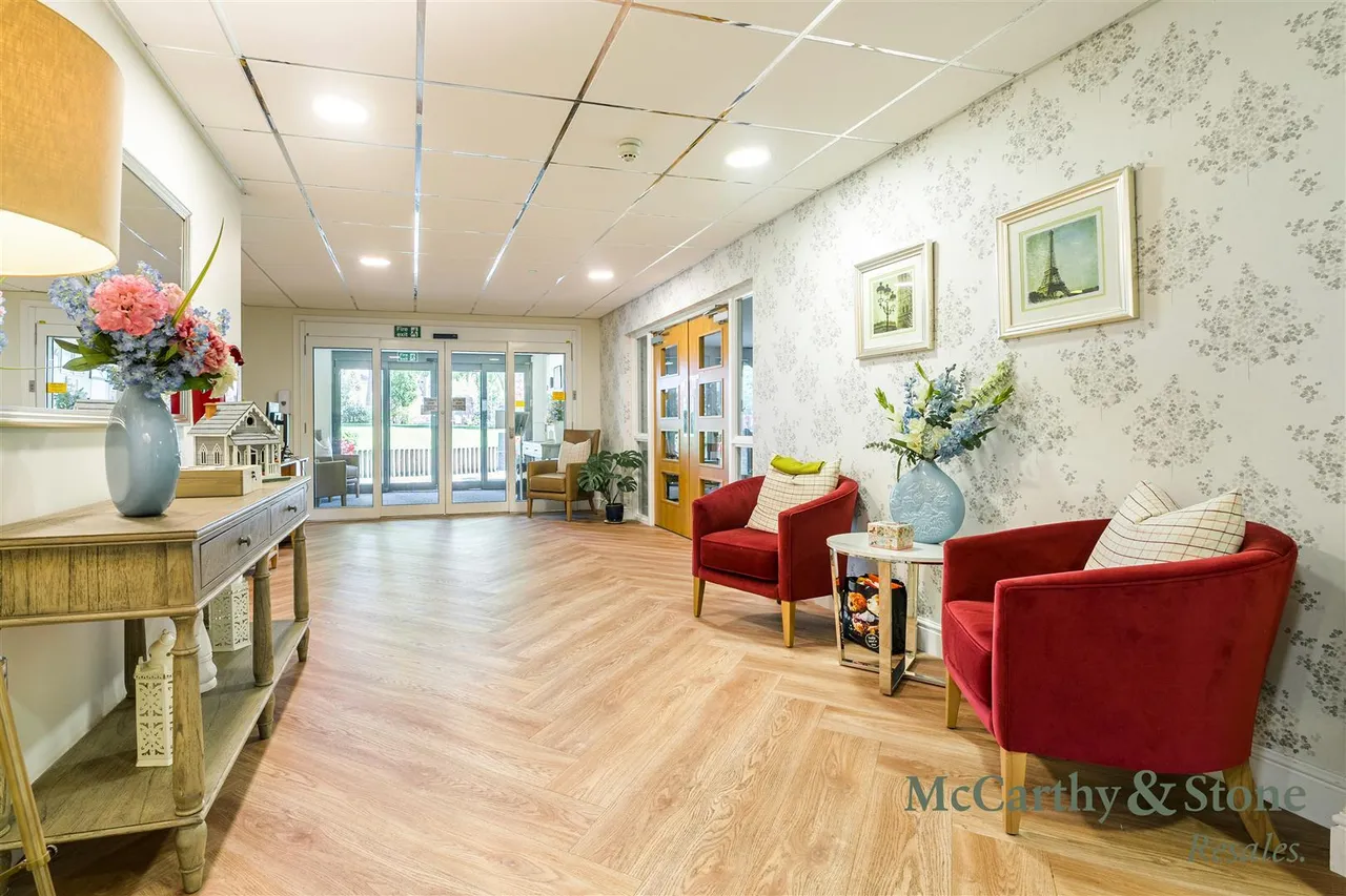 St. Georges Road, Cheltenham, GL50, photo 16