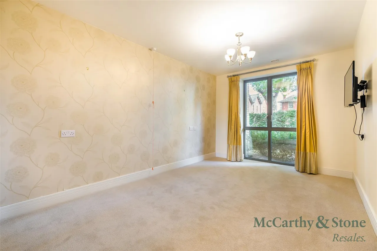 St. Georges Road, Cheltenham, GL50, photo 10