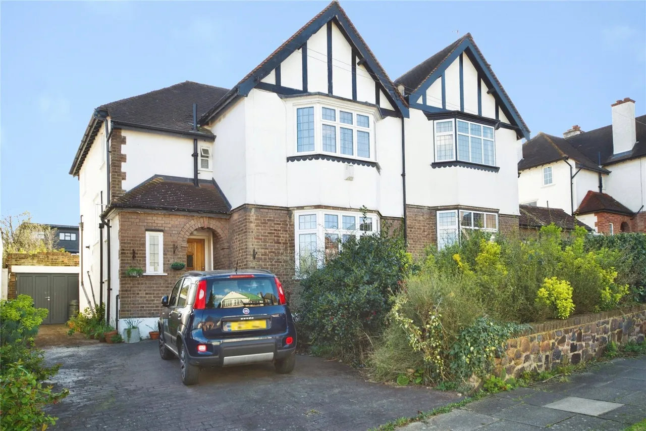 3 bed house for sale — Friars Avenue, London, N20