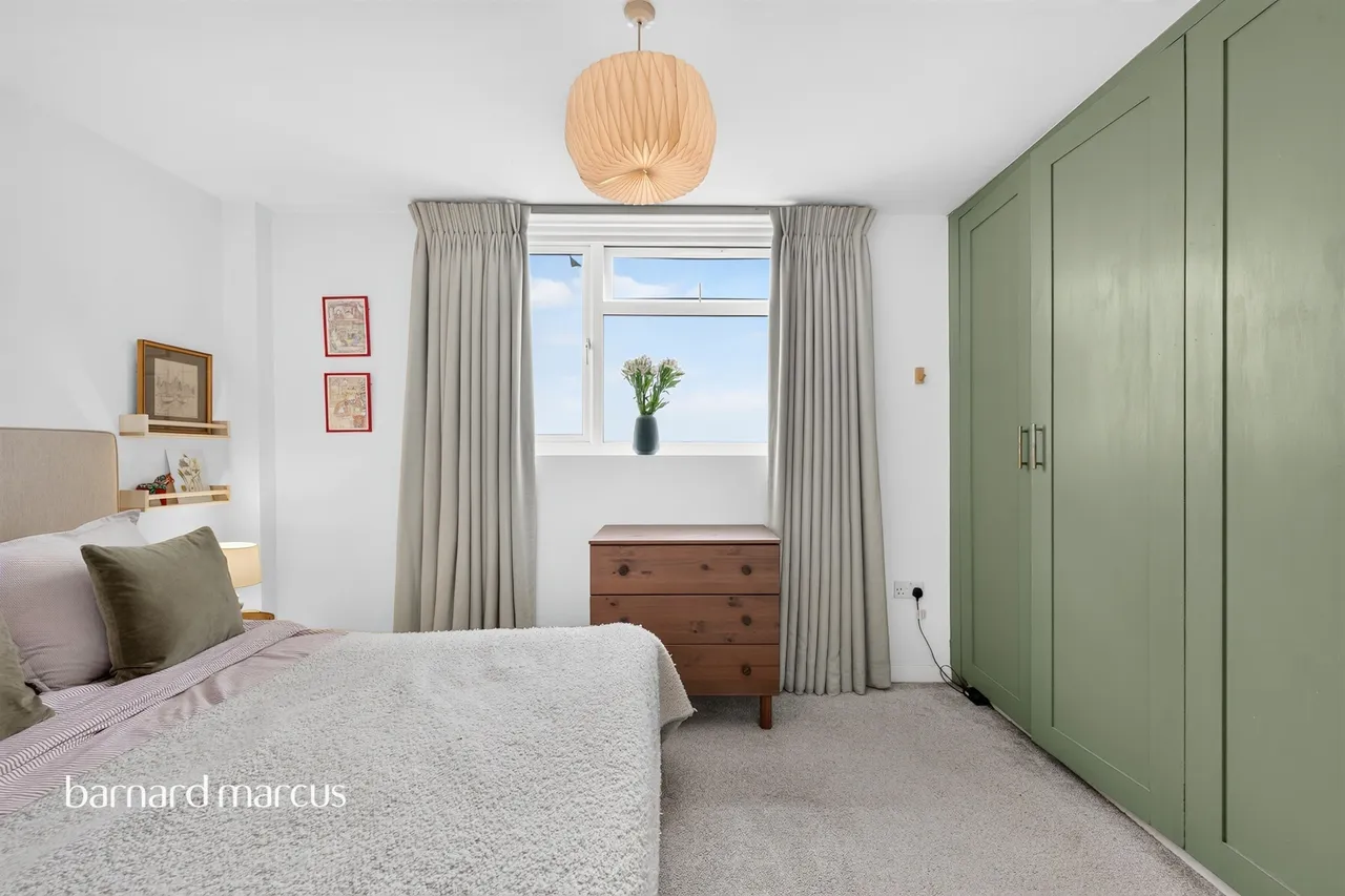 The Parade, Epsom, KT18, photo 7