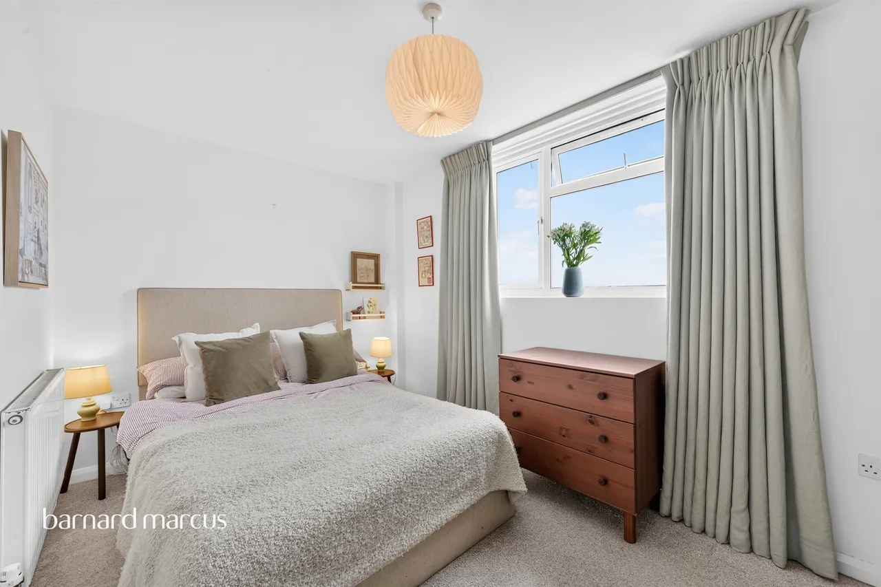 The Parade, Epsom, KT18, photo 8