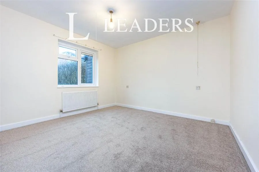 Brownbaker Court, Neath Hill, MK14, photo 4