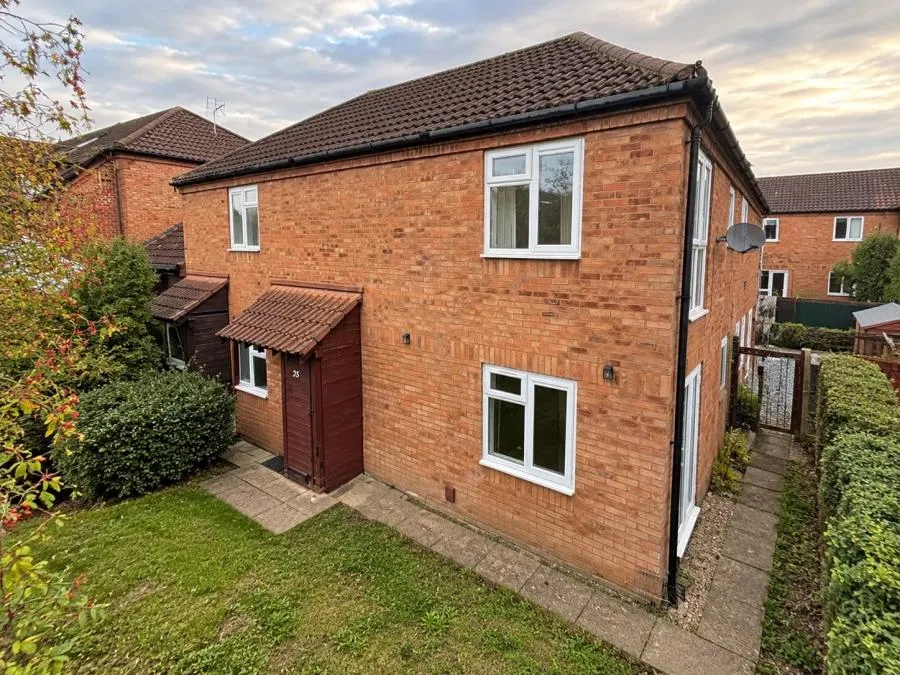 1 bed flat for sale, Brownbaker Court, Neath Hill, MK14