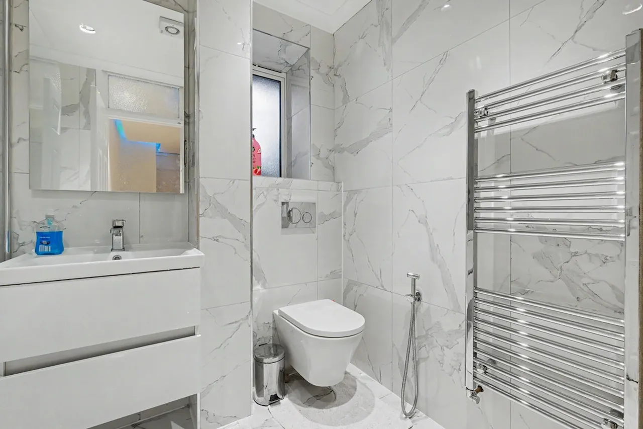 Bounds Green Road, London, N11, photo 7