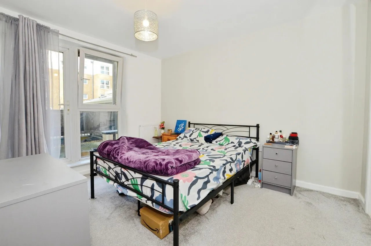 Metropolitan Station Approach, Watford, WD18, photo 6