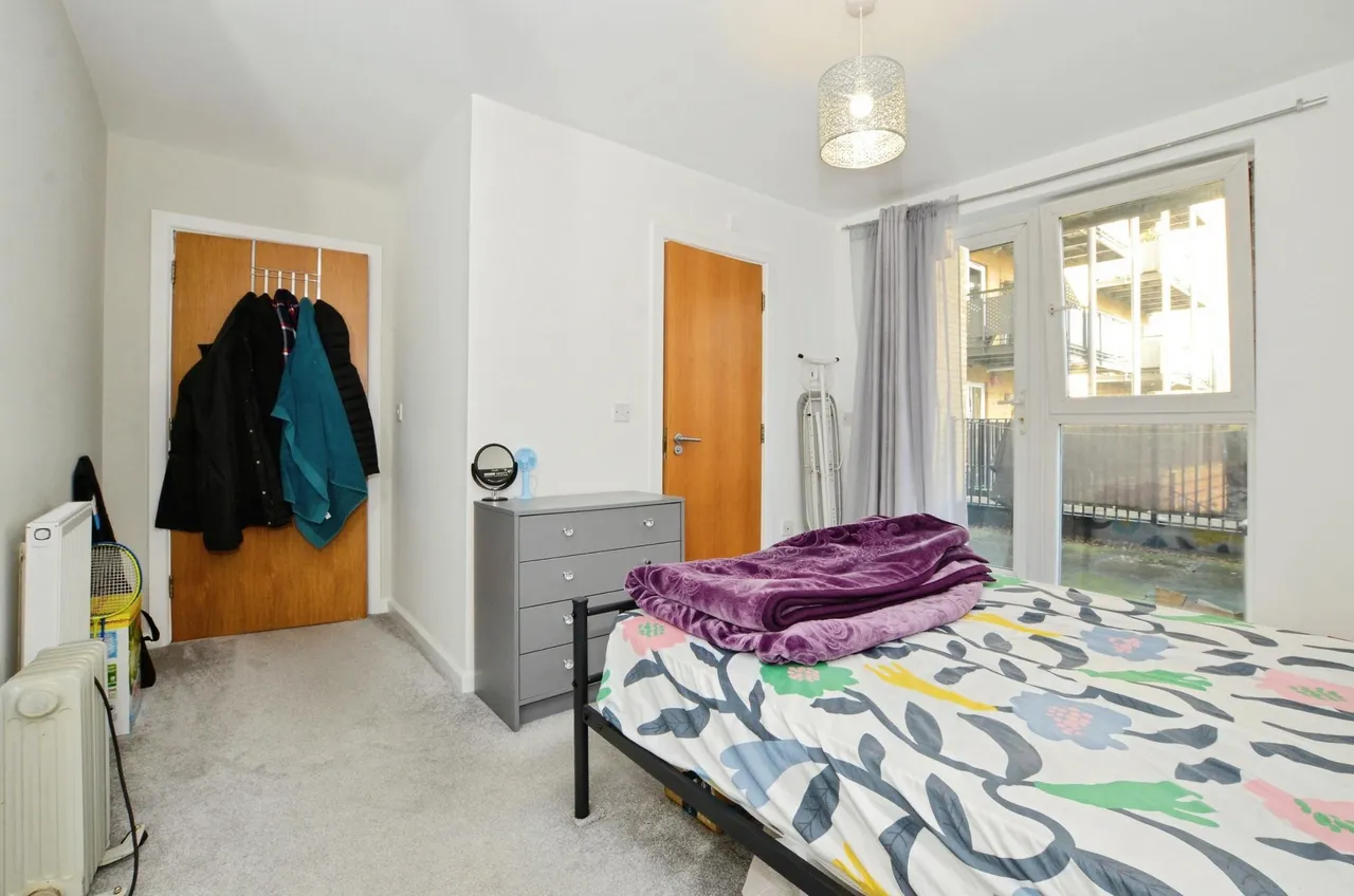Metropolitan Station Approach, Watford, WD18, photo 7