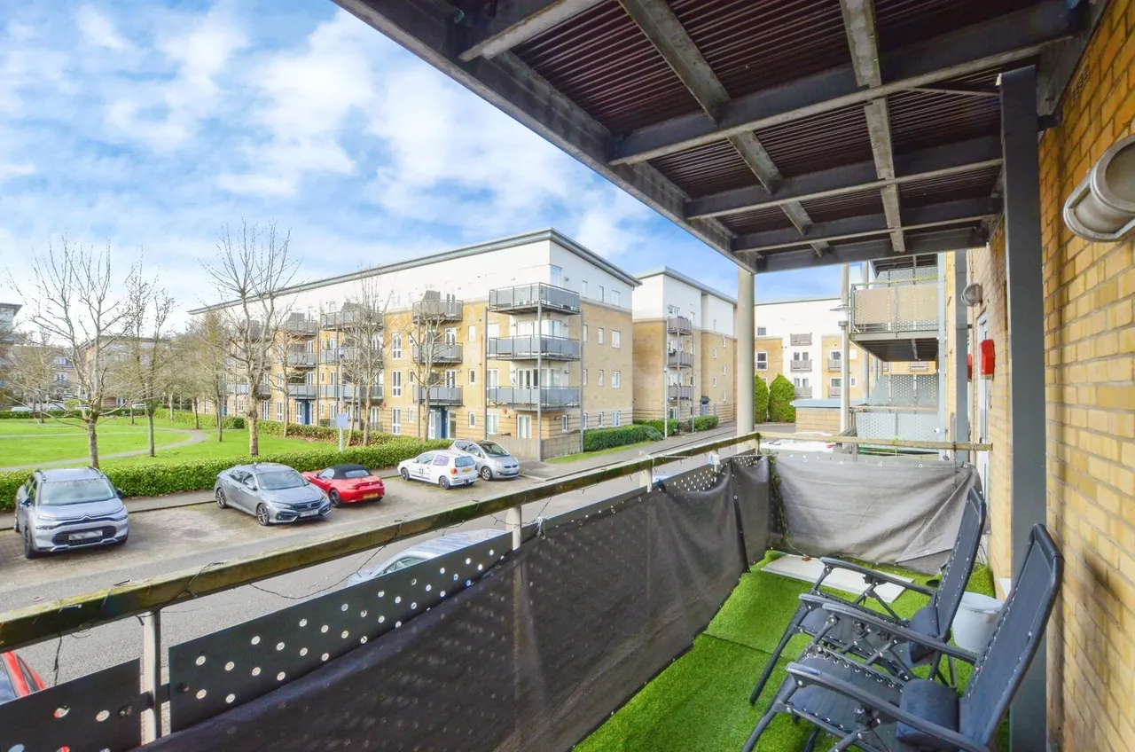 Metropolitan Station Approach, Watford, WD18, photo 13