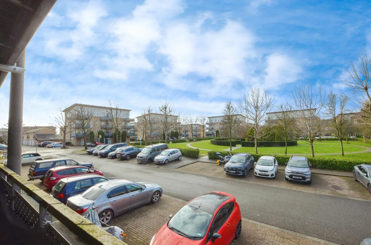 Metropolitan Station Approach, Watford, WD18, photo 14