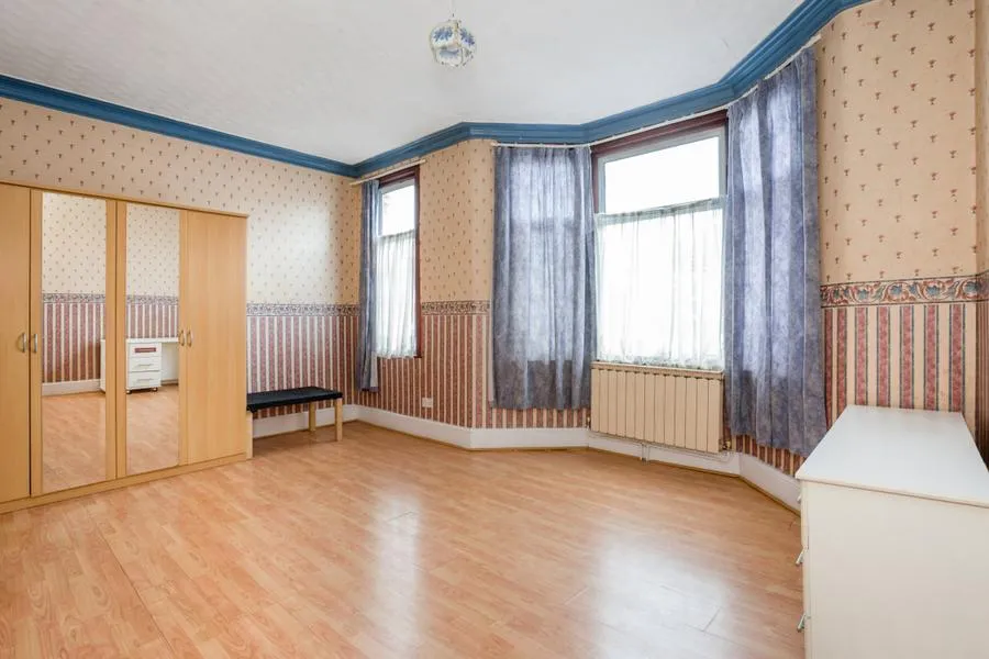 Browning Road, London, E12, photo 15