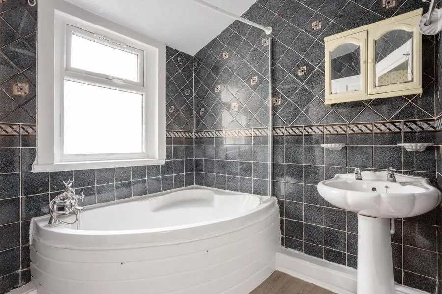 Browning Road, London, E12, photo 13