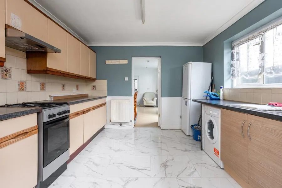 Browning Road, London, E12, photo 8