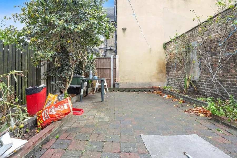 Browning Road, London, E12, photo 9