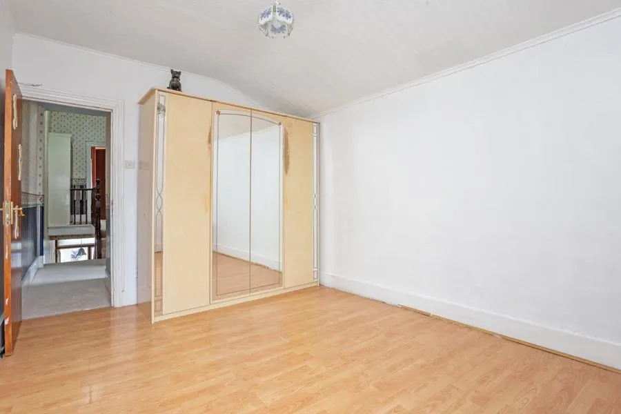 Browning Road, London, E12, photo 12