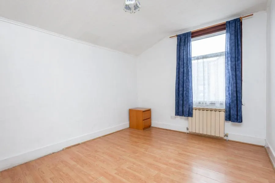 Browning Road, London, E12, photo 11