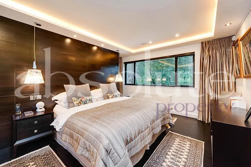 West Heath Gardens, London, NW3 7TR, photo 8