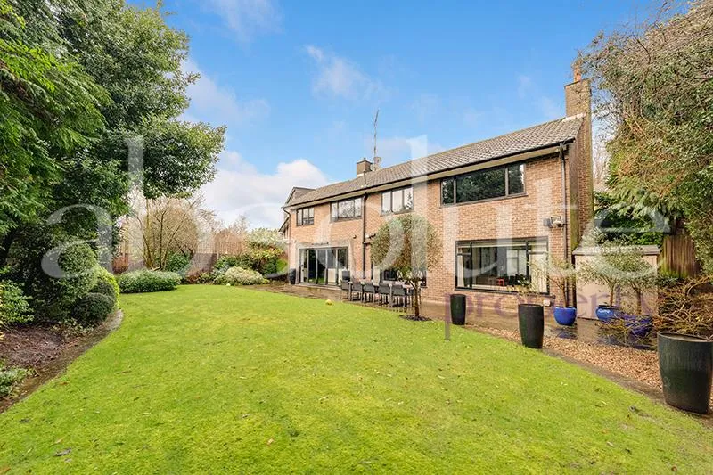 West Heath Gardens, London, NW3 7TR, photo 13