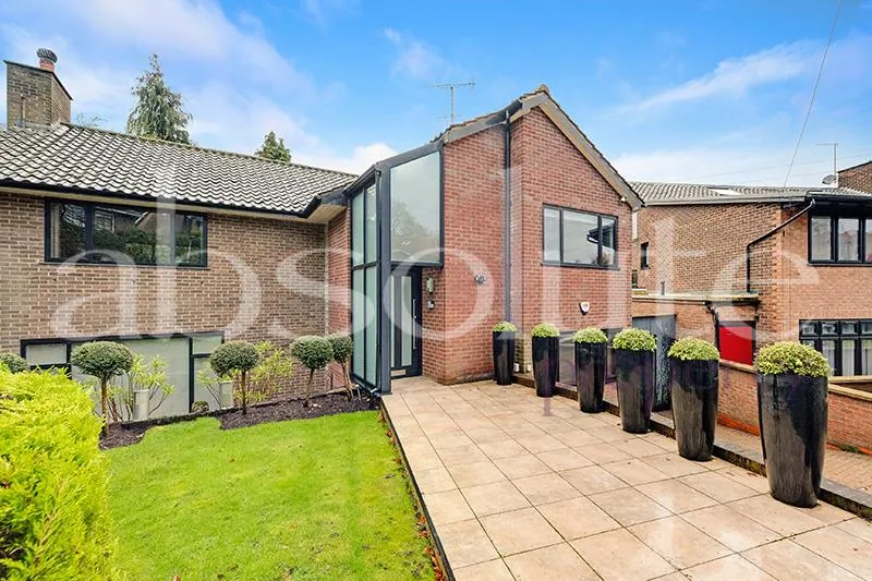 4 bed house for sale — West Heath Gardens, London, NW3 7TR