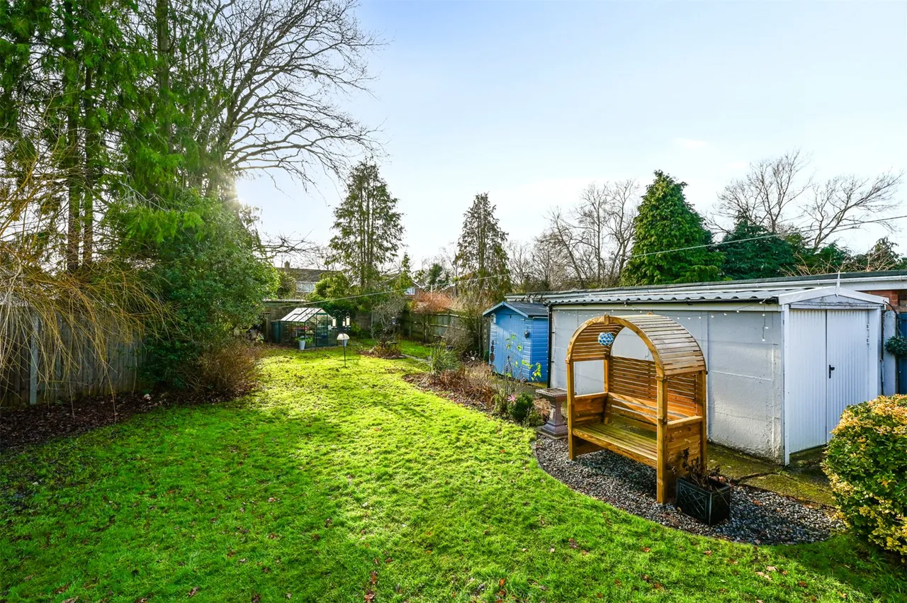 Waverley Drive, Ash Vale, Guildford, Surrey, GU12 5JW, photo 10